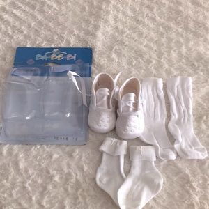 💙Baby Boy Christening Shoes and 2 pair Socks